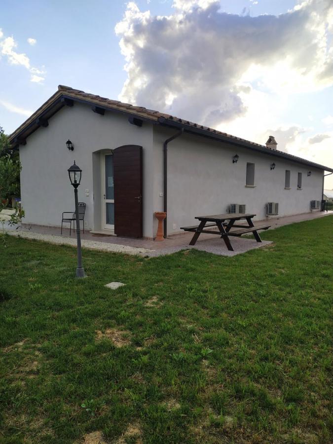 Agriturismo " Le Serre" Спело Екстериор снимка