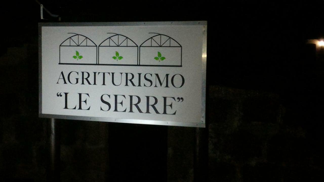 Agriturismo " Le Serre" Спело Екстериор снимка